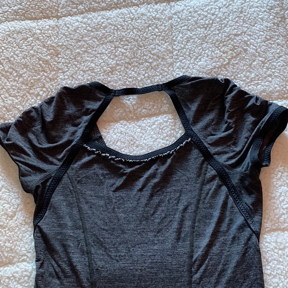 Short sleeve - Picture 4 of 4